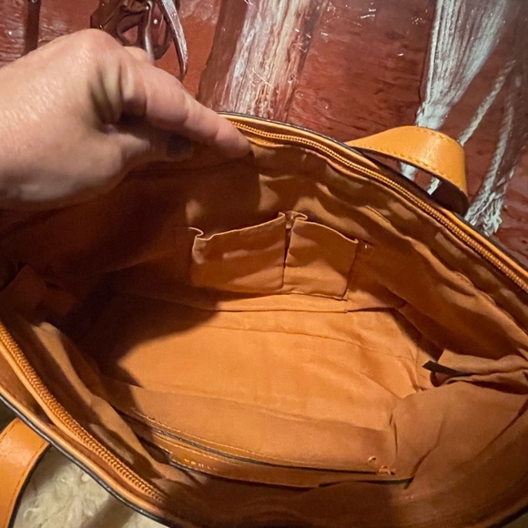 Wilson’s Leather, leather bag - Picture 16 of 16